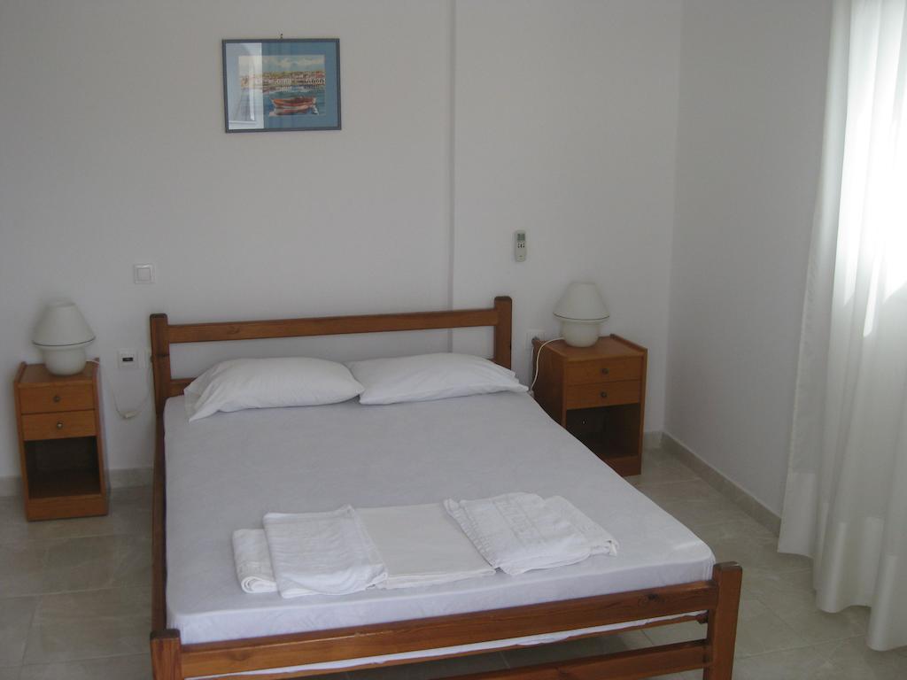 Maravelias House Hotel Archangelos  Quarto foto